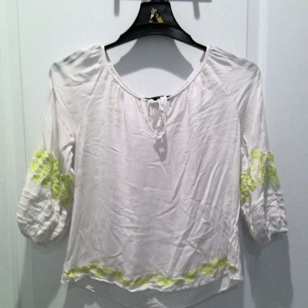 469 Intro Women's 3/4 Sleeve White Blouse with Green Embroidery Detail Size S